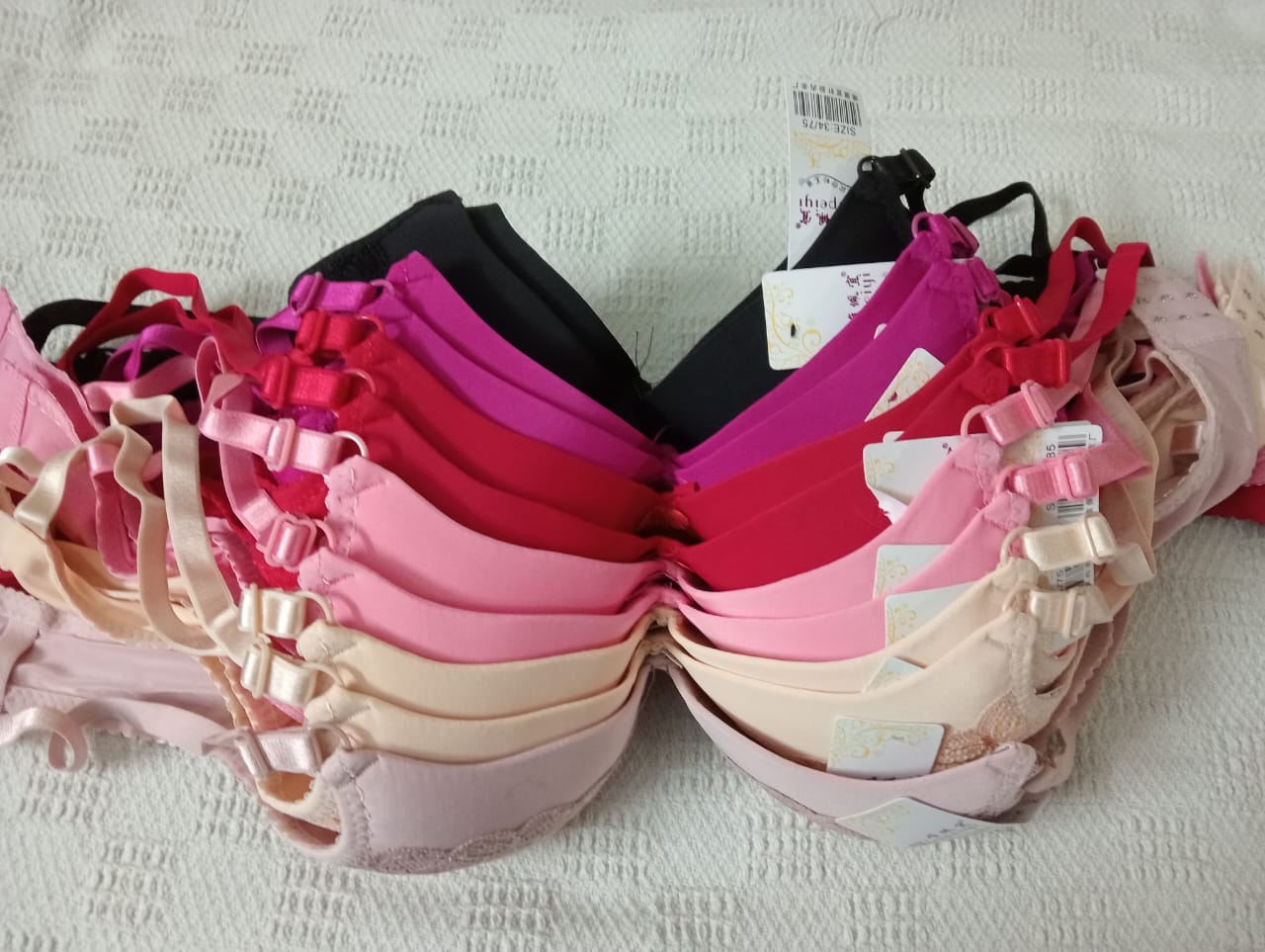 Ladies push-up bras.Ladies padded bra.High quality women's fashion bra.