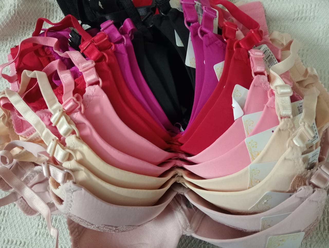 Ladies push-up bras.Ladies padded bra.High quality women's fashion bra.