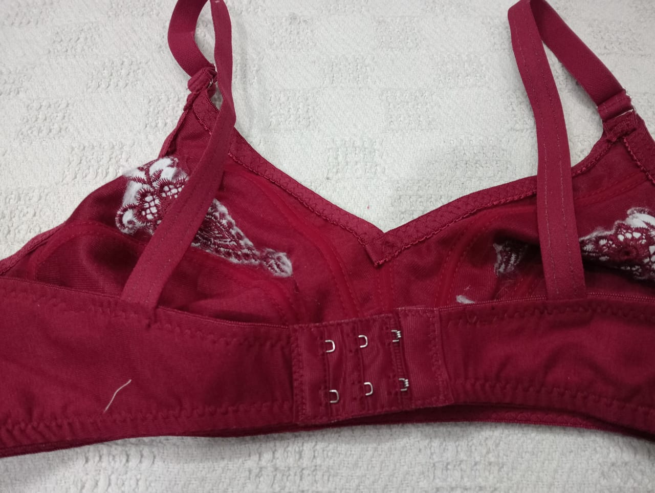 Ladies underwire bra.ladies bra with little embroidery.