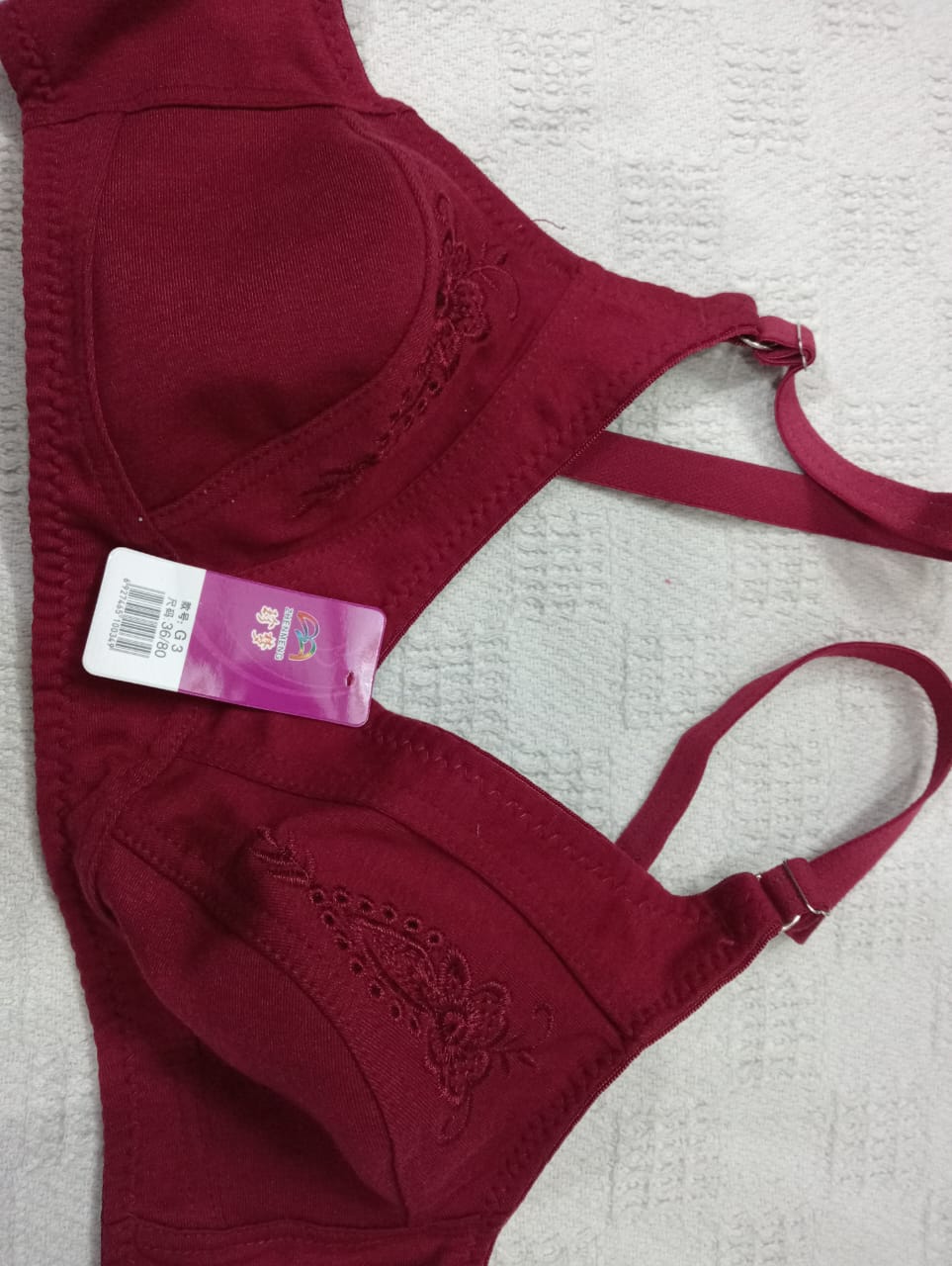 Ladies underwire bra.ladies bra with little embroidery.