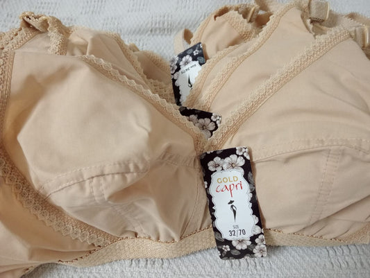 Ladies cotton bra with little embroidery